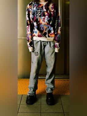 Mind liquid SHAPES & FACES KNIT Crewneck Sweatshirt
